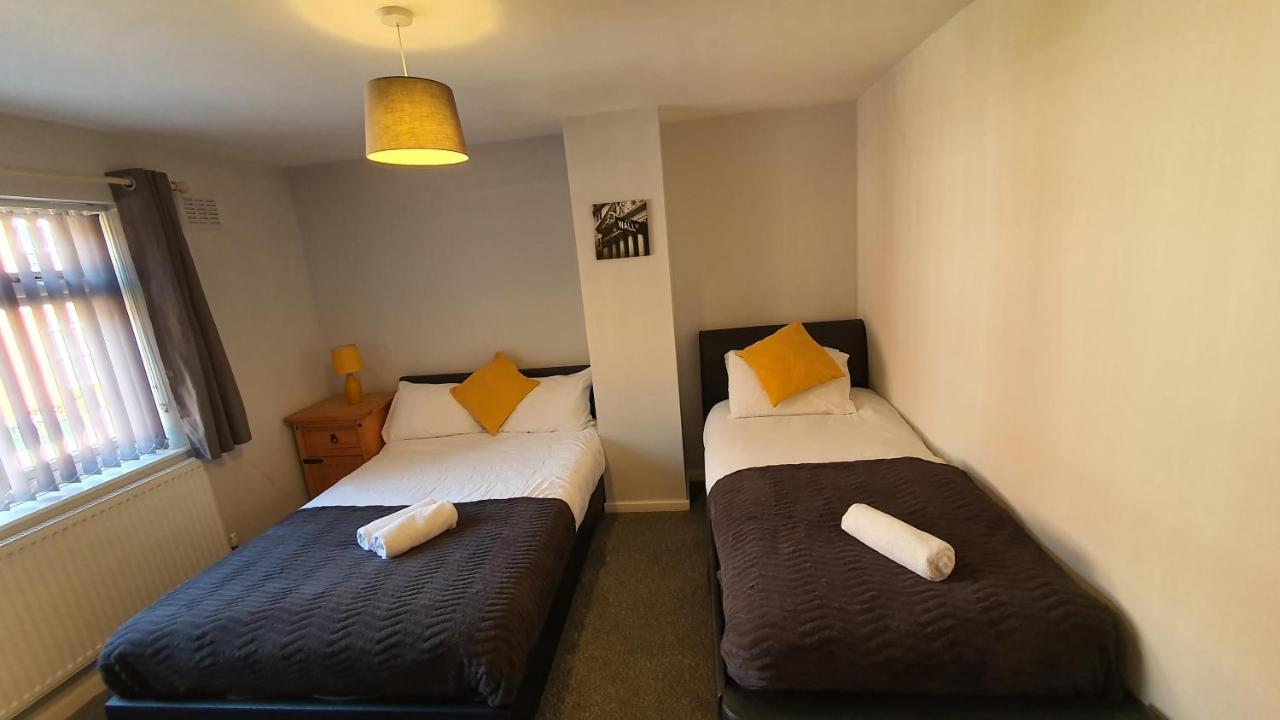 Contractors, City Centre, Parking, 3 Double Rooms, Netflix, Cosy! Coventry Exterior foto